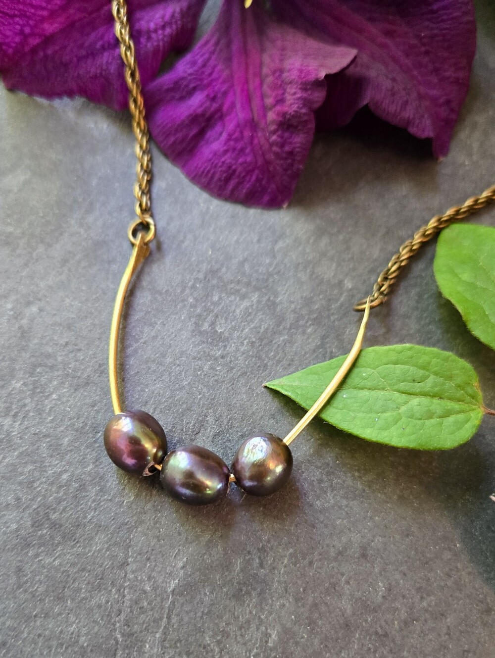 NWT Artisan Made 3 Peacock Pearl Brass Arc Necklace